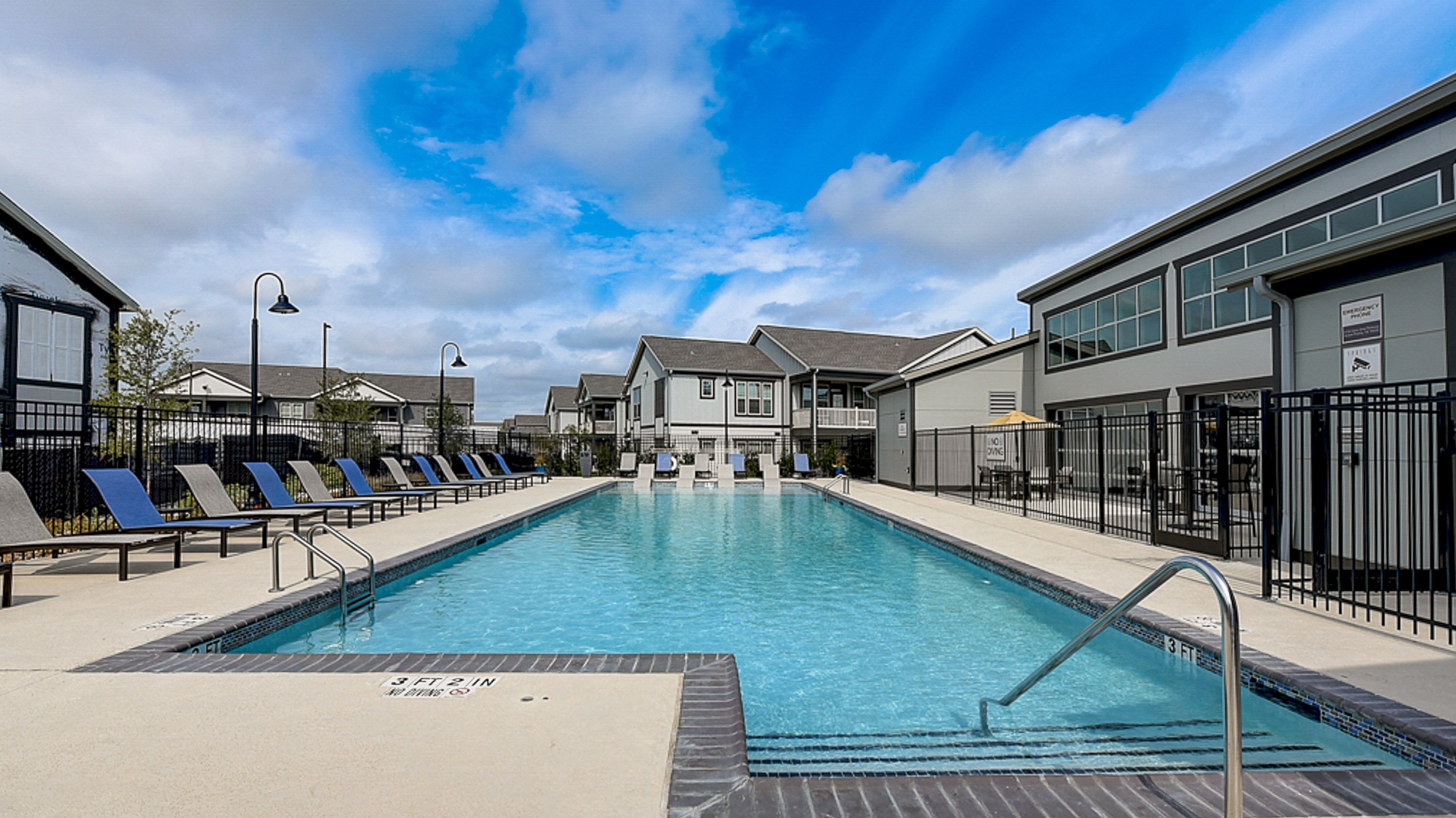 Photos of Springs at Grand Prairie Apartments in Grand Prairie, TX