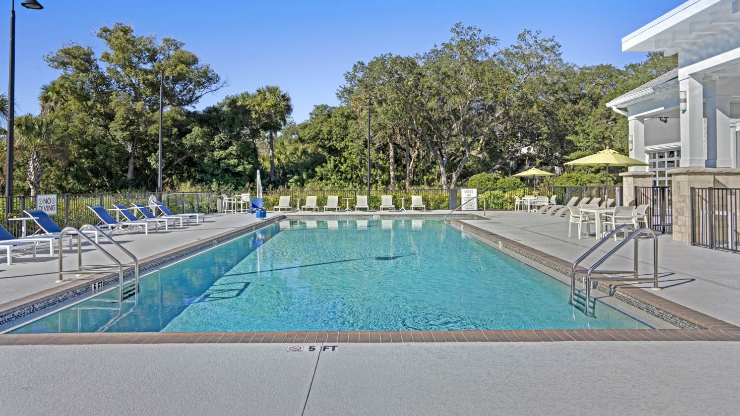 Hibiscus Crossing Pool