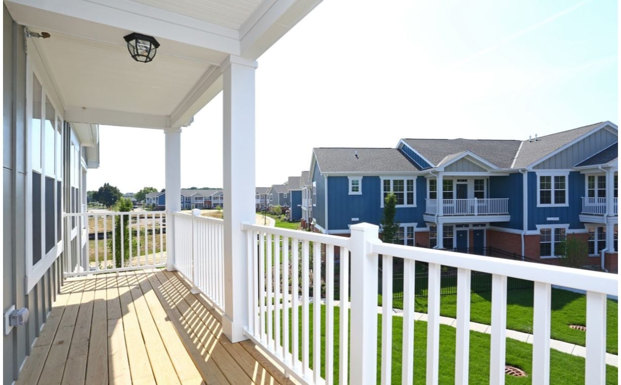springs-at-canterfield-west-dundee-il-1br-1ba---grand-overlook---deck-2